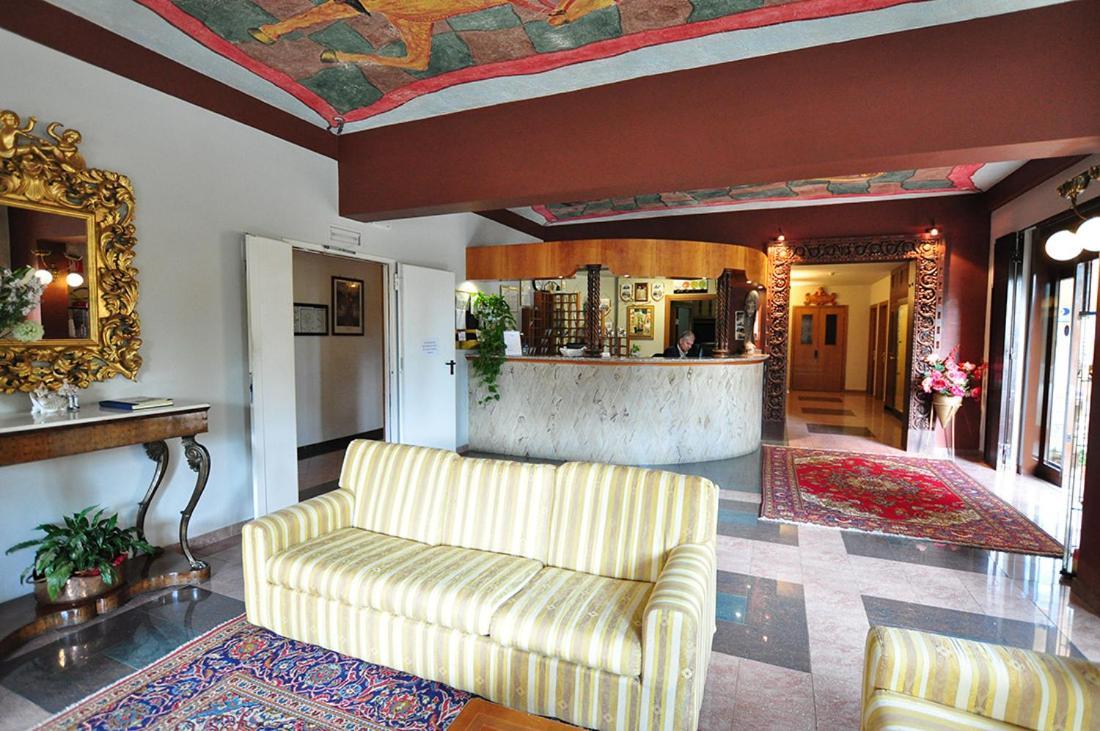 Leo Hotel Leonessa Εξωτερικό φωτογραφία