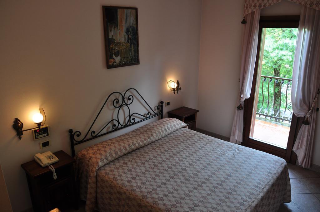 Leo Hotel Leonessa Εξωτερικό φωτογραφία